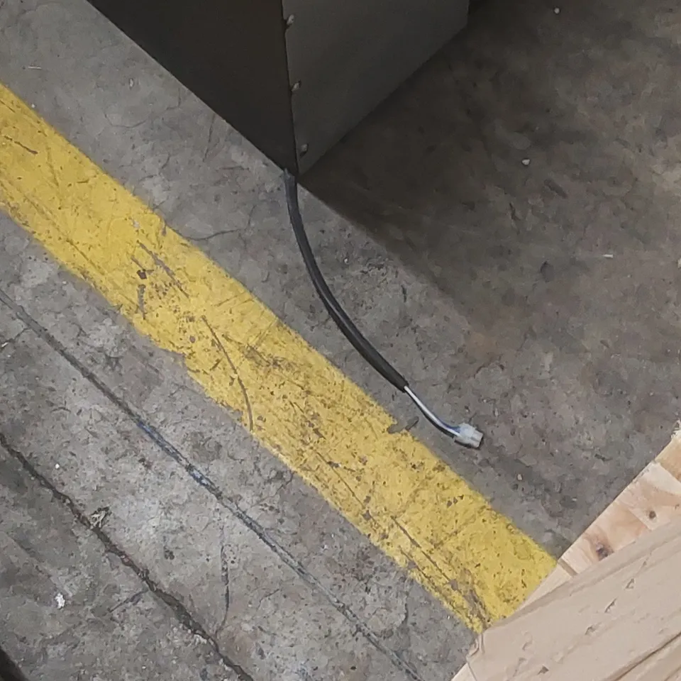 COFFETEK VITRO M5 COMMERCIAL COFFEE VENDING MACHINE