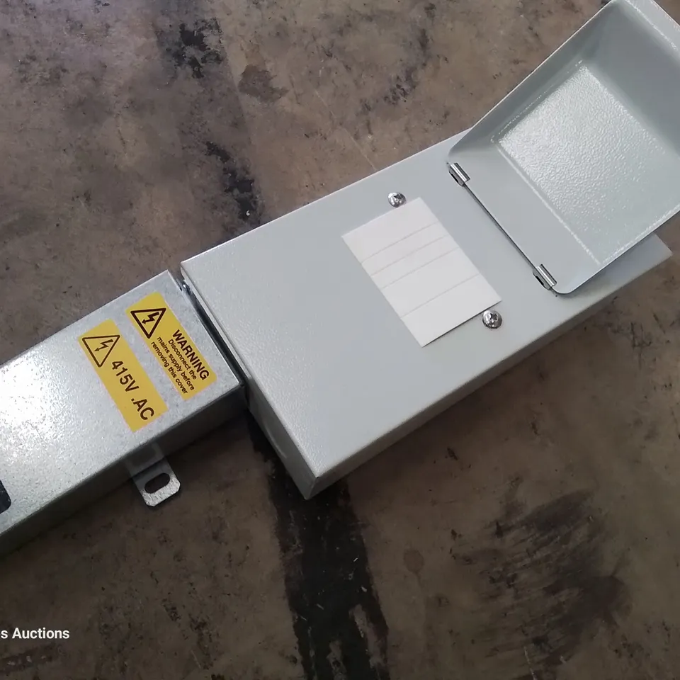 PALLET OF ELECTRIC TRIP BOXES 