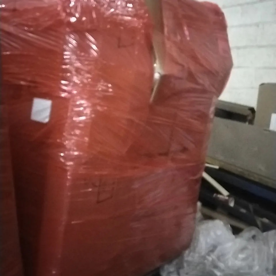 PALLET OF ASSORTED ITEMS INCLUDING; CAT LITTER BOX