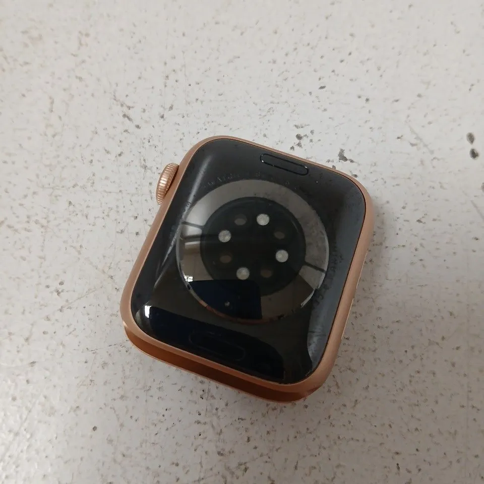 APPLE WATCH SERIES 6 40MM GPS ALUMINIUM GOLD