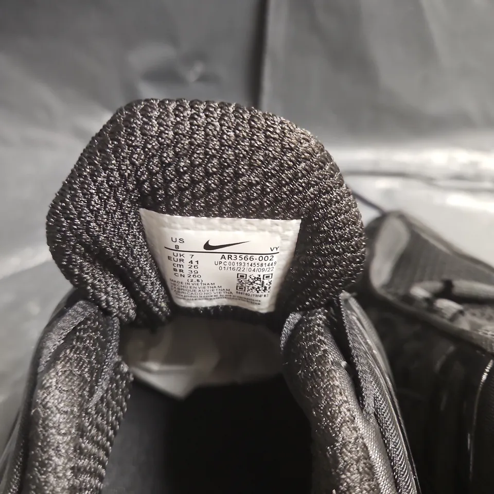 NIKE SHOX  – BLACK, UK 7 (US 8) – MEN'S SHOES