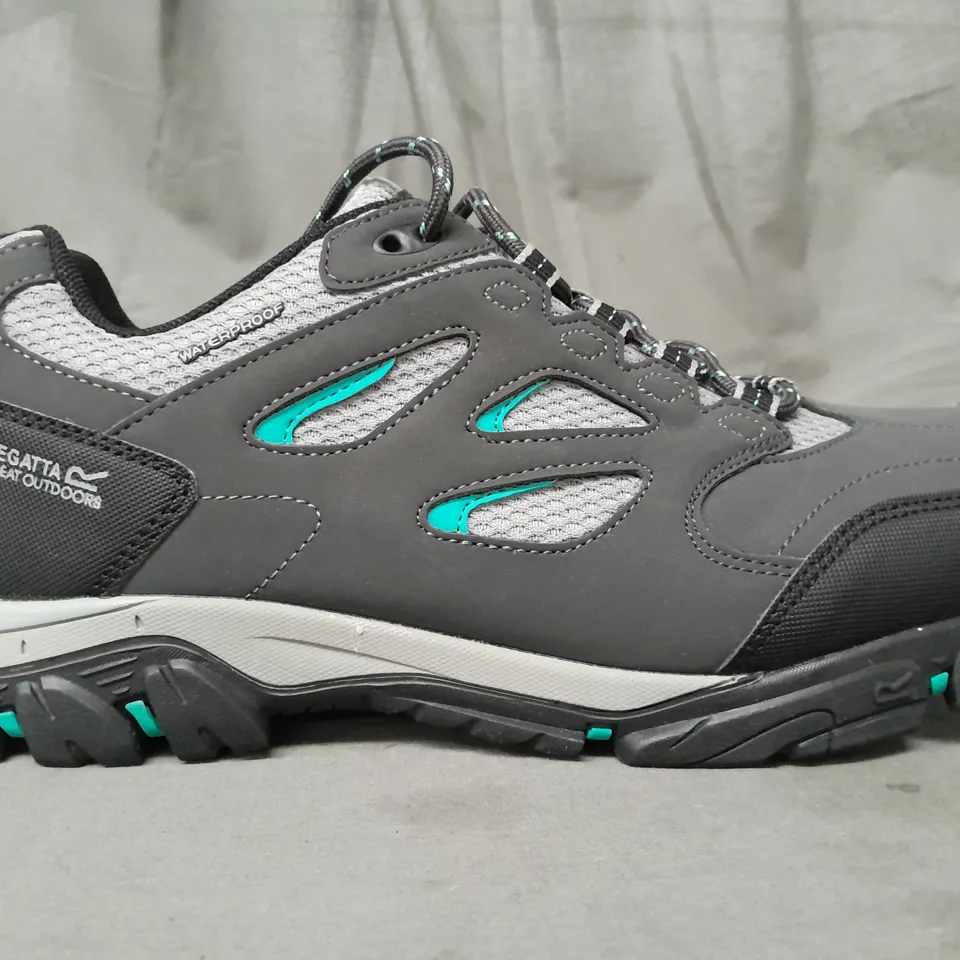 PAIR OF REGATTA WATERPROOF TRAINERS IN GREY/CYAN UK SIZE 8