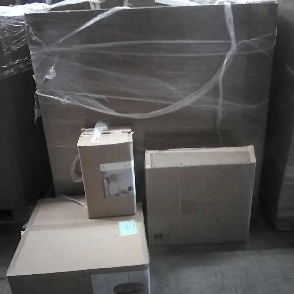 PALLET CONTAINING A VERY LARGE QUANTITY OF ASSORTED DESIGNER LIGHTING PRODUCTS INCLUDING:EASY FIT PENDENT,TABLE LAMP,CHANDELIER