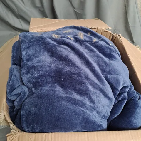 COZZEE HOME BLUE VELVET BEDSPREAD NAVY 250X260