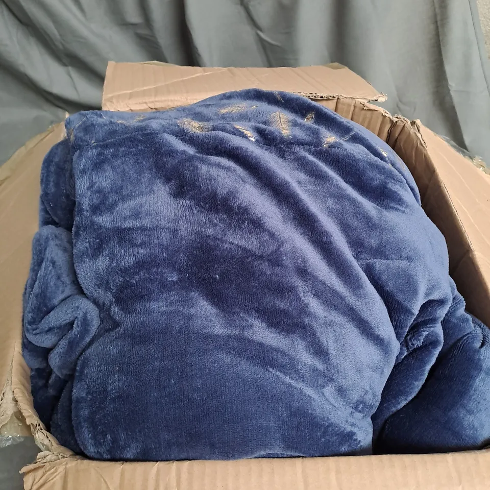 COZZEE HOME BLUE VELVET BEDSPREAD NAVY 250X260