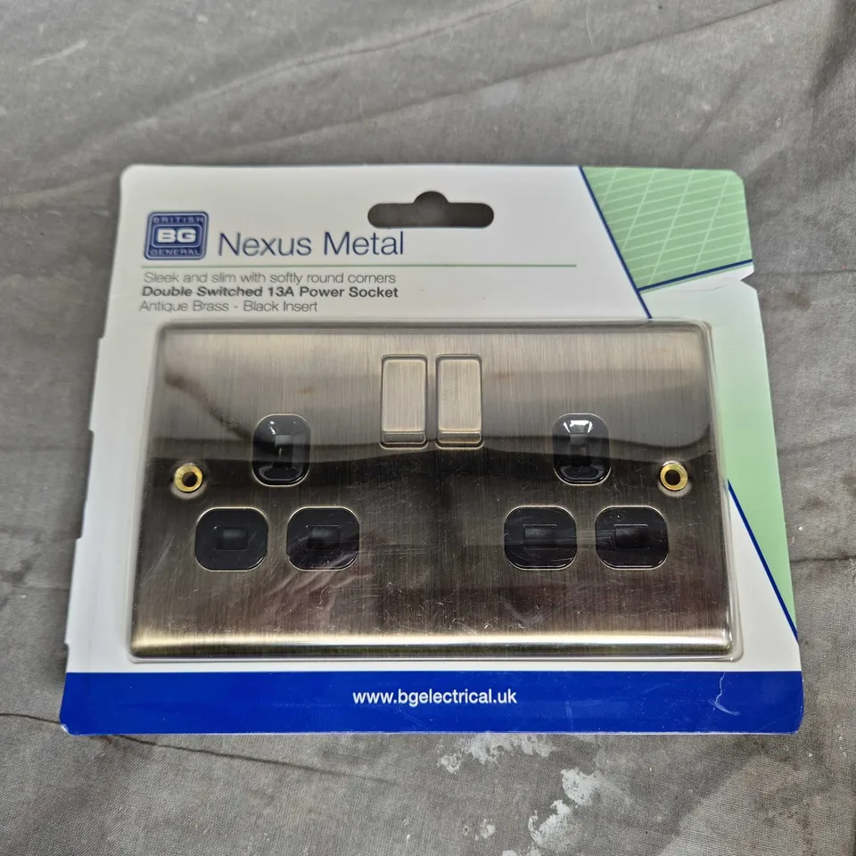BG ELECTRICAL NEXUS METAL DOUBLE-SWITCHED 13A POWER SOCKET  