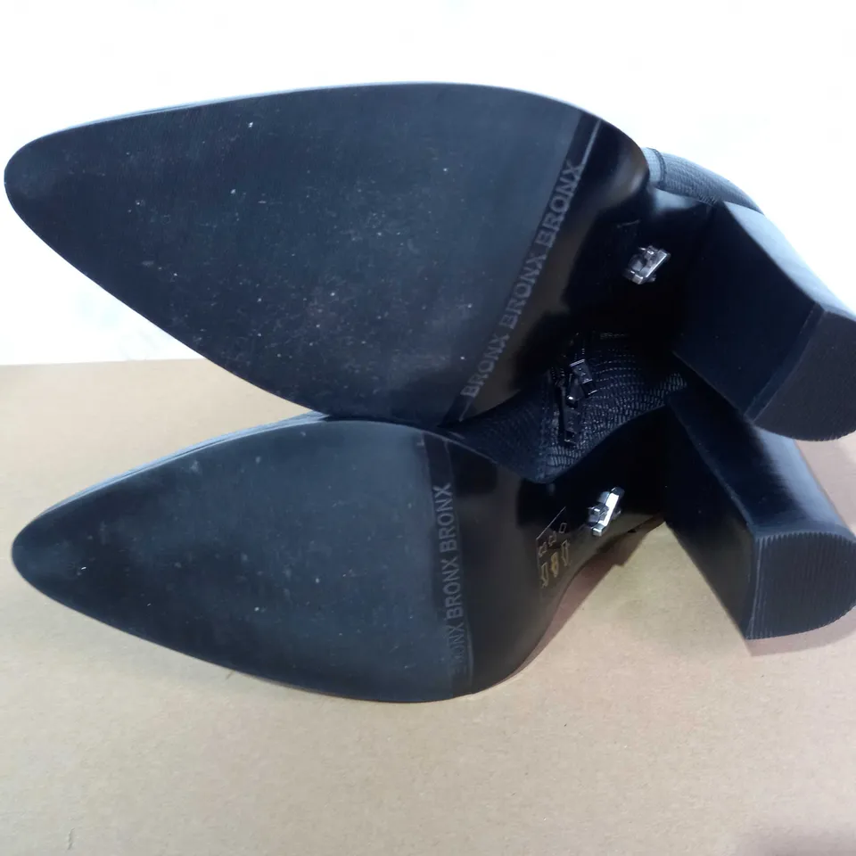 BLACK STUDDED POINTED TOE HEELED BOOT UK SIZE 7 