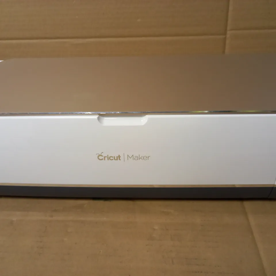 CRICUT MAKER SMART CUTTING MACHINE