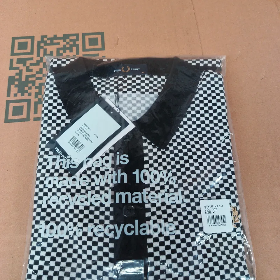 BAGGED FRED PERRY CHEQERBOARD BUTTON THRU SHIRT - SIZE XL