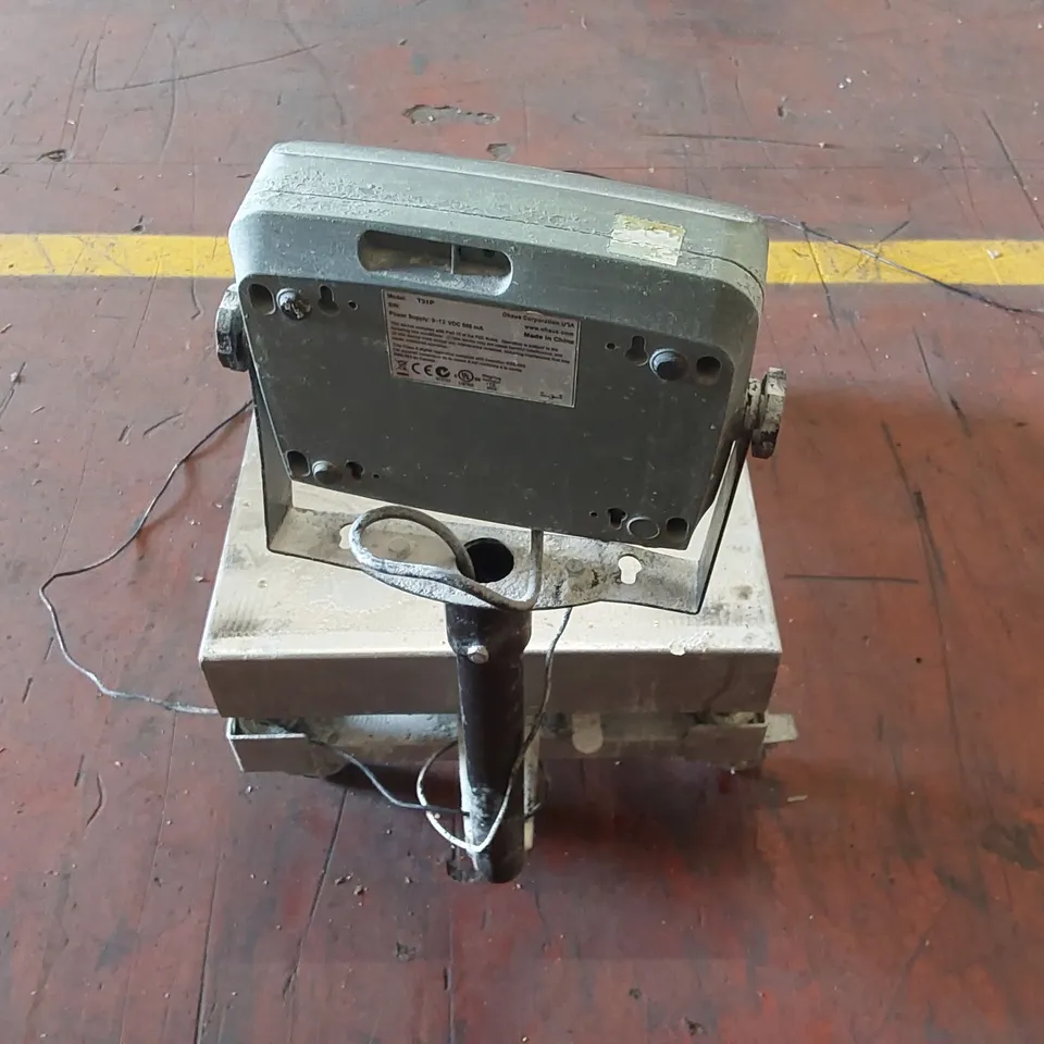 OHAUS DEFENDER 3000 T31P PORTABLE SCALE