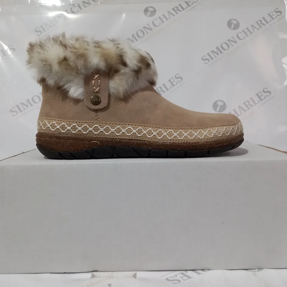 BOXED PAIR OF EARTH ORIGINS EMMALYN BEIGE BOOTIES - SIZE 5