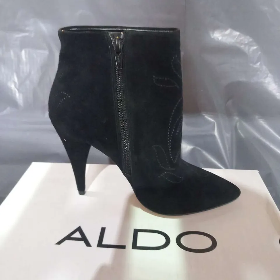 BOXED ALDO DEENA BLACK SUEDE SIZE 3