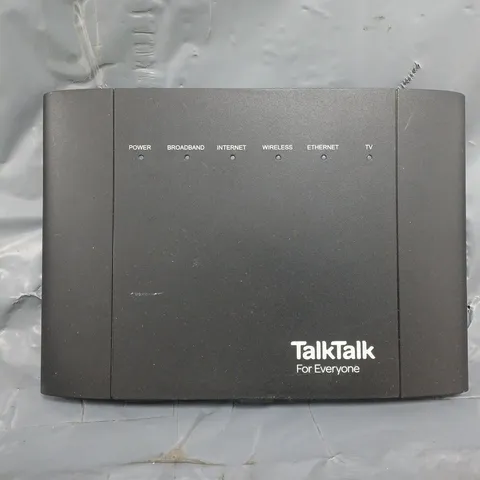 APPROXIMATELY 10 ASSORTED ELECTRICAL ITEMS TO INCLUDE TLK TALK WI-FI ROUTER, ETC