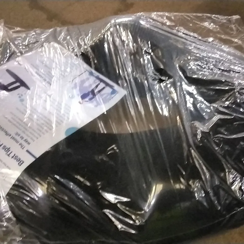 THE COMFORT ZONE DONUT CUSHION BLACK