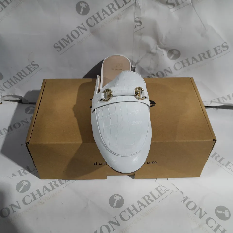 BOXED DUNE WHITE-CROC PRINT LEATHER SLIM SOLE BACKLESS SHOES SIZE 7/40