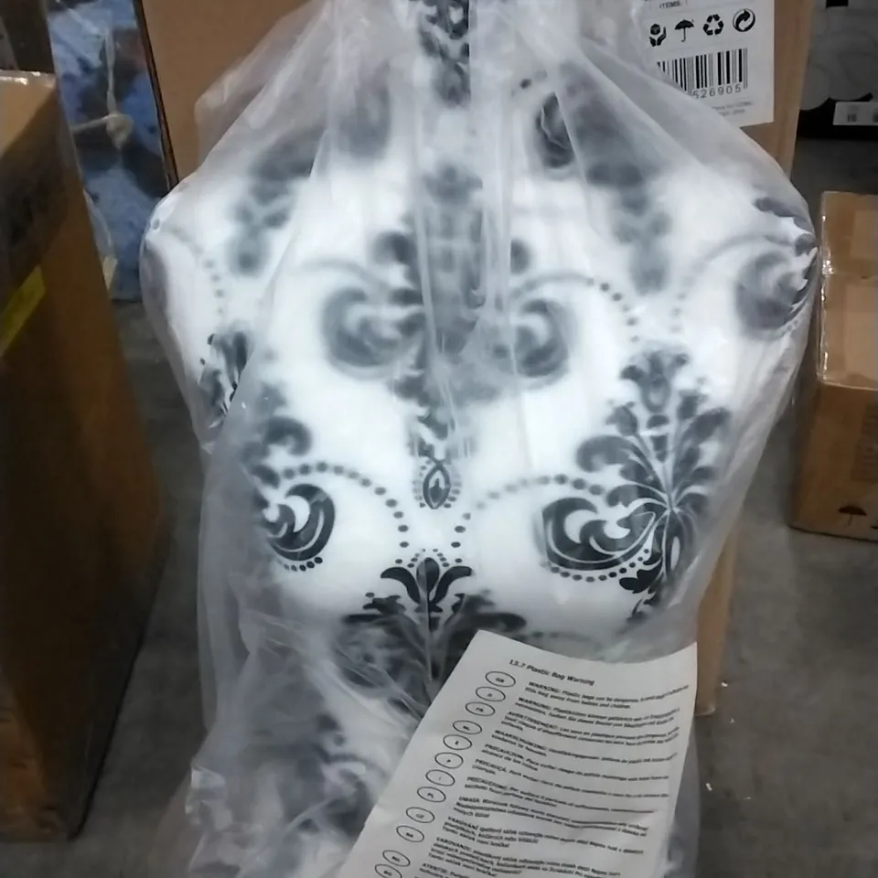 BOXED HARPER FEMALE MANNEQUIN 