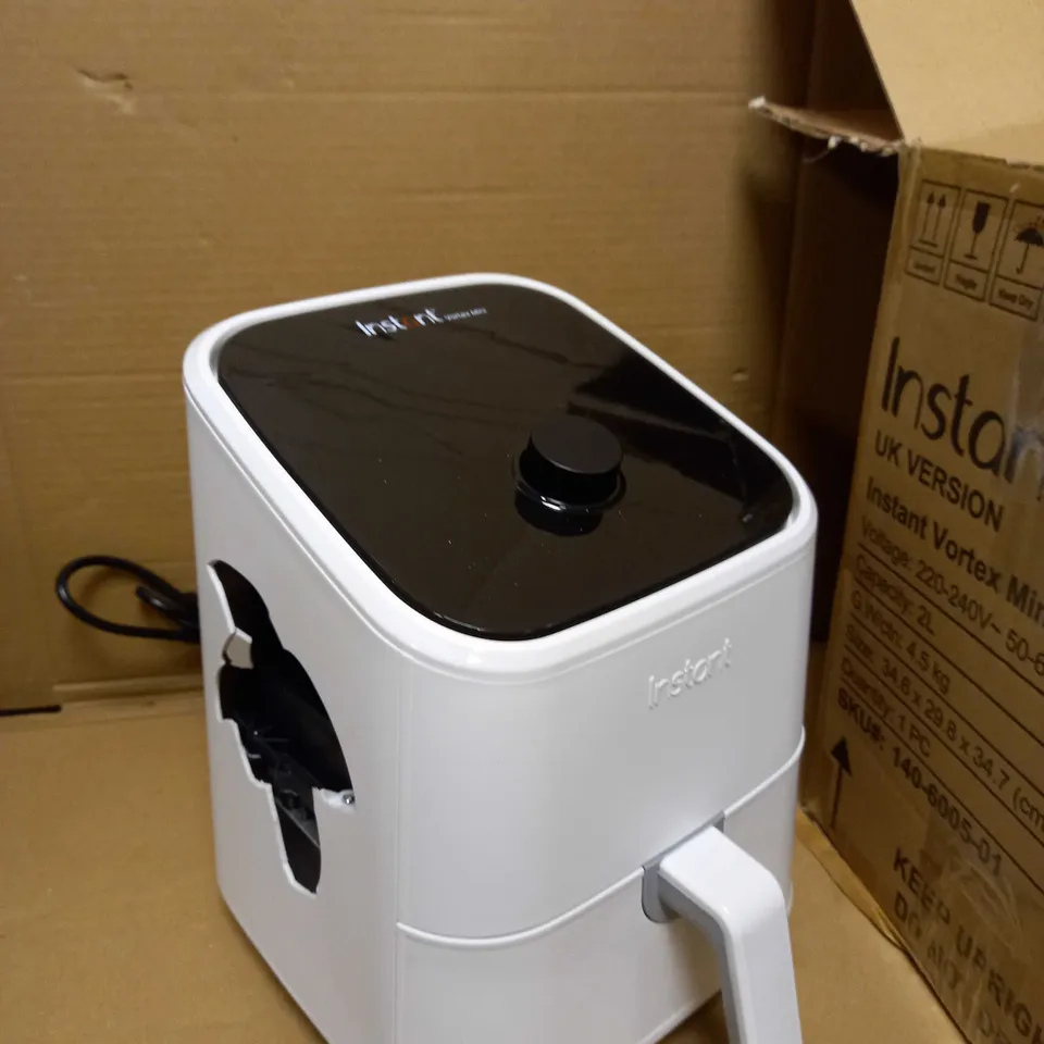 INSTANT POT BRANDS VORTEX MINI AIR FRYER 2L - WHITE