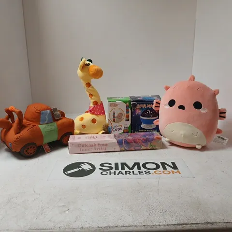 BOX OF APPROXIMATELY 25 ASSORTED TOY/RELATED ITEMS TO INCLUDE STACKING CUPS, DIY DIAMOND ART KIT, SQUIDGLYS SOFT TOY, STAR MASTER ETC