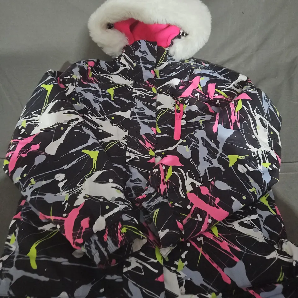 KIDS TRESPASS WINTER COAT WITH FAUX FUR HOOD - SIZE 11/12 YEARS