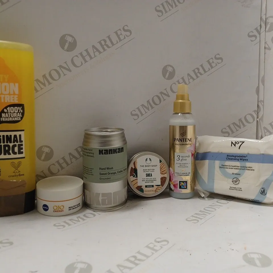 BOX OF APPROX 20 ASSORTED HEALTH AND BEAUTY ITEMS TO INCLUDE - ZESTY LEMON & TEA TREE BODY WASH - NO7 BIODEGRADABLE CLEANSING WIPES - PANTENE 3 SECONDS GLOSS ECT
