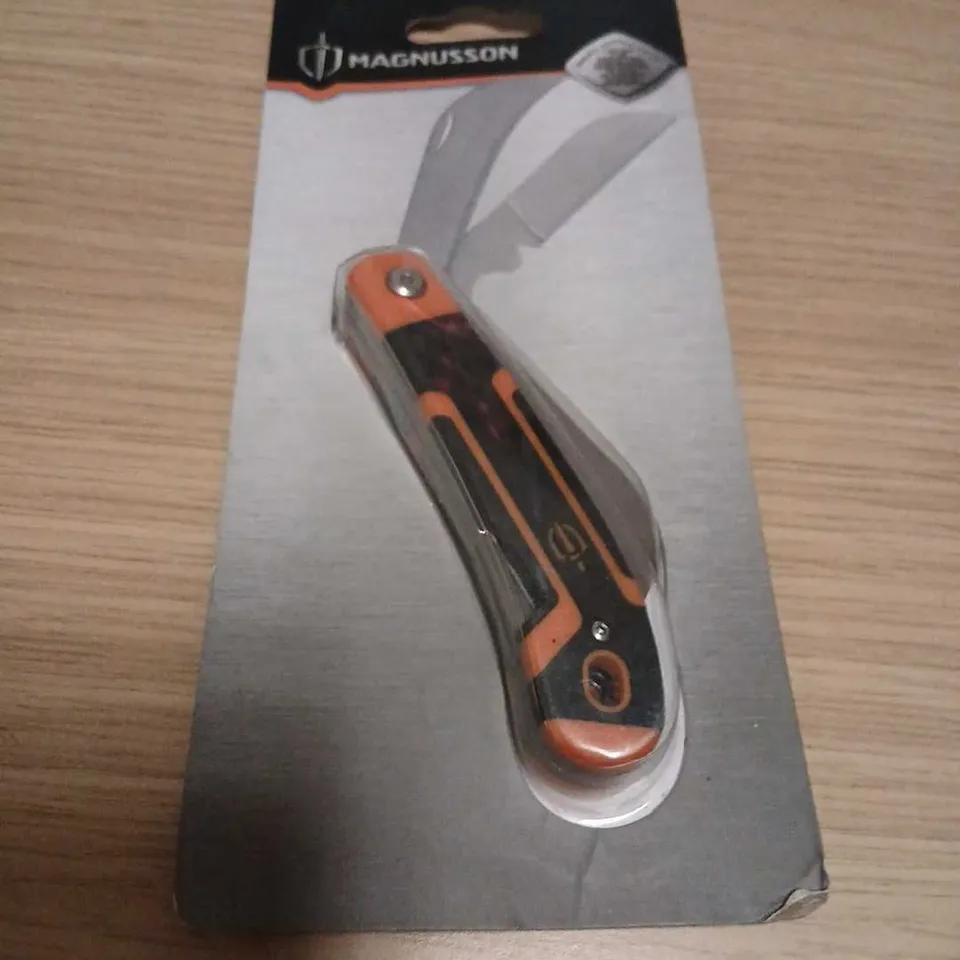 MAGNUSSON FOLDING UTILITY KNIFE – ORANGE/BLACK 