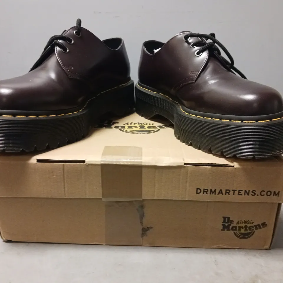 BOXED PAIR OF DR MARTENS 1461 QUAD SHOES IN BURGUNDY UK SIZE 10