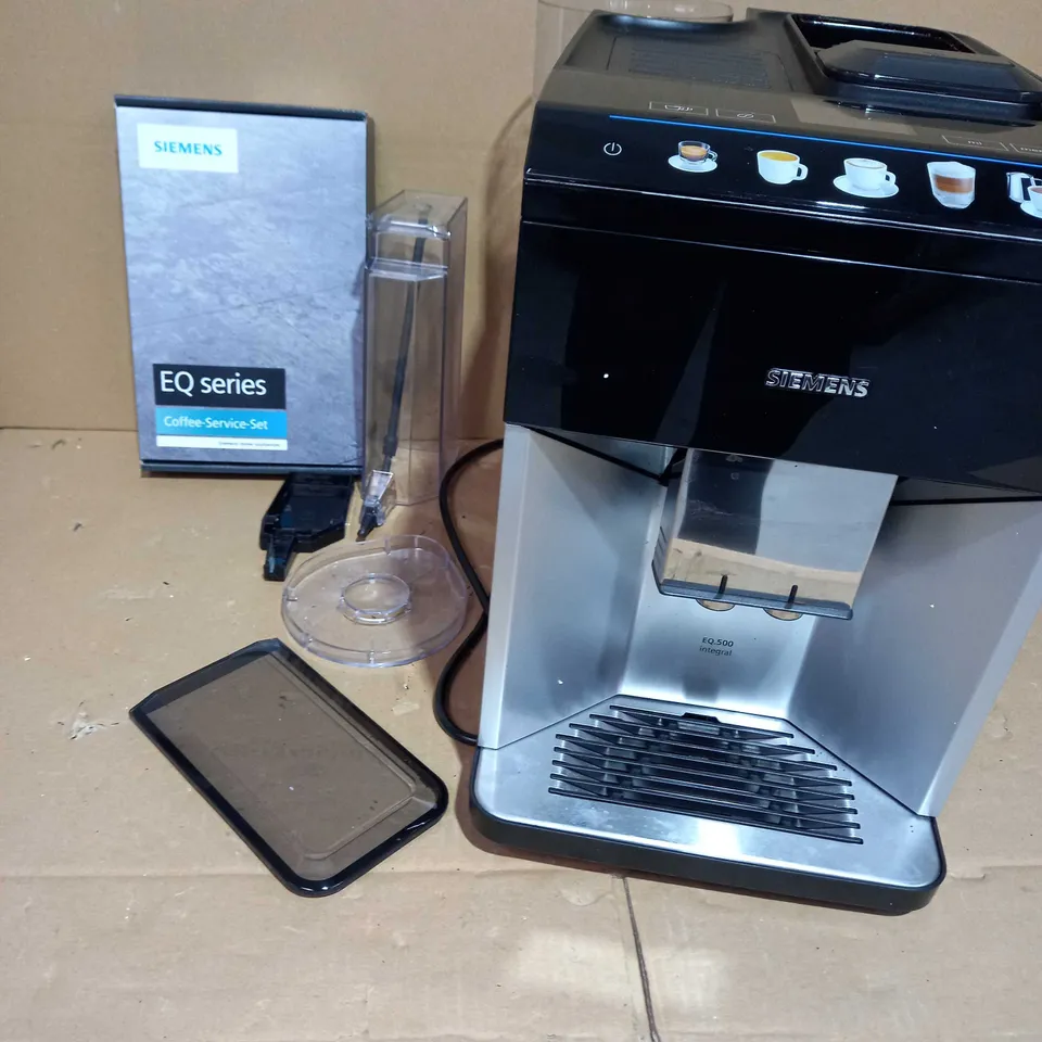 SIEMANS EQ500 COFFEE MACHINE RRP £599