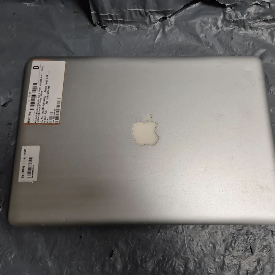 APPLE MACBOOK PRO - 2009 