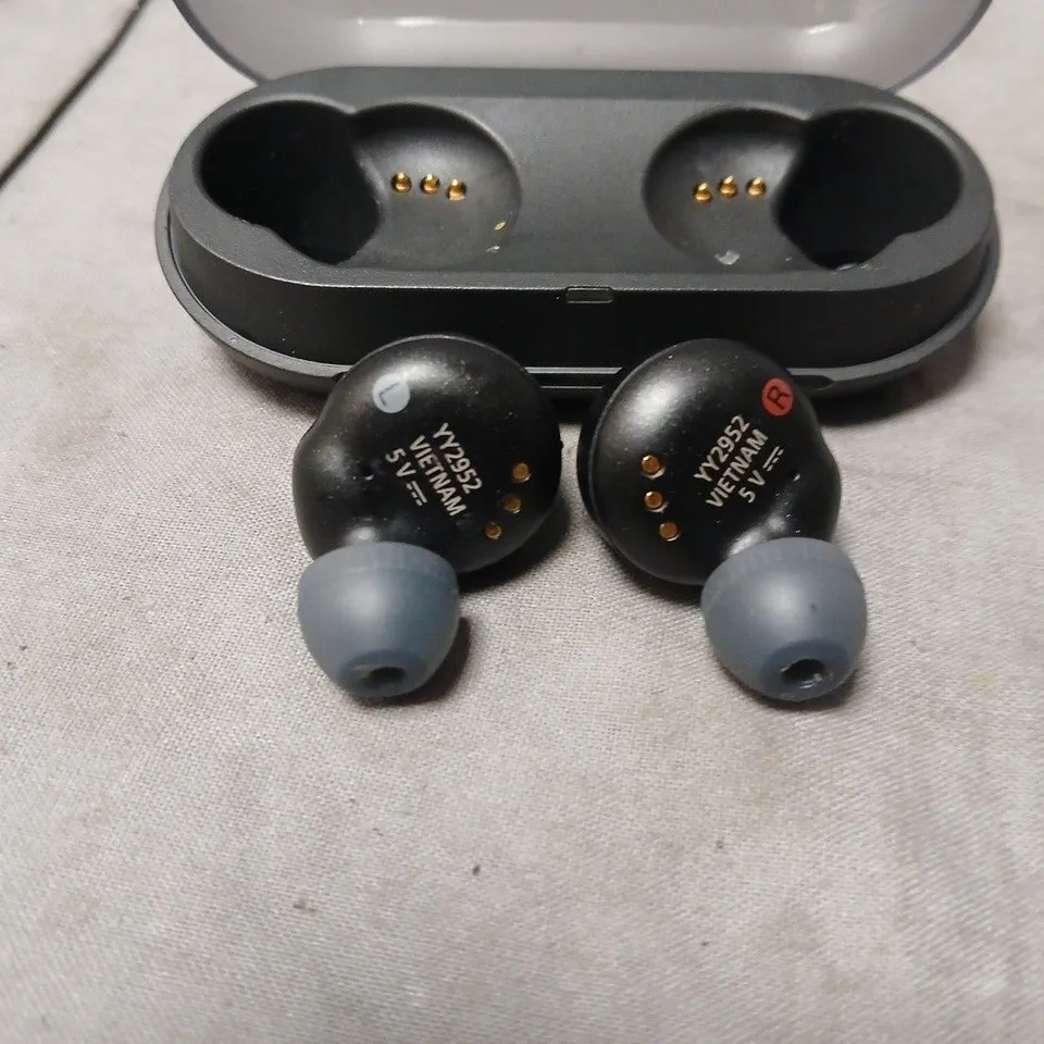 SONY WF-C500 EARBUDS IN BLACK