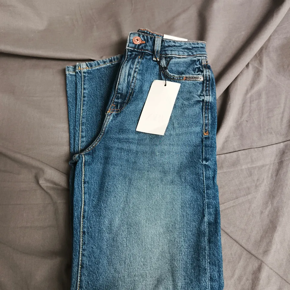 ZARA MOM FIT JEANS – HIGH RISE, SLIM MOM LEG, ANKLE, SIZE UK4 