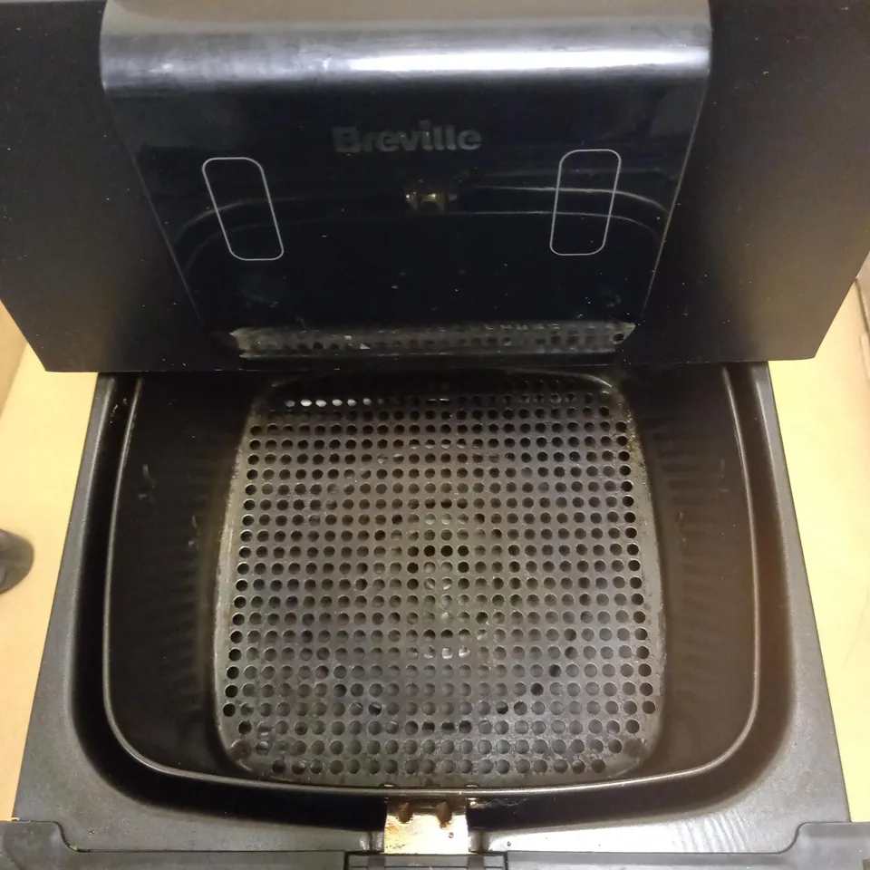 BREVILLE HALO AIR FRYER 