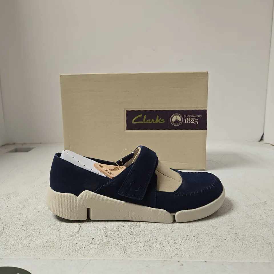 CLARKS TRI AMANDA NAVY NUBUCK SHOES – UK 5 (EU 38), D WIDTH