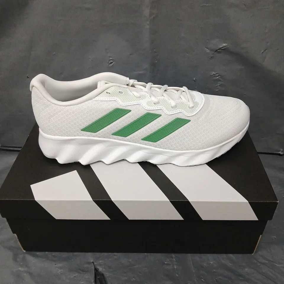 BOXED PAIR OF ADIDAS SWITCH MOVE U TRAINERS - 11