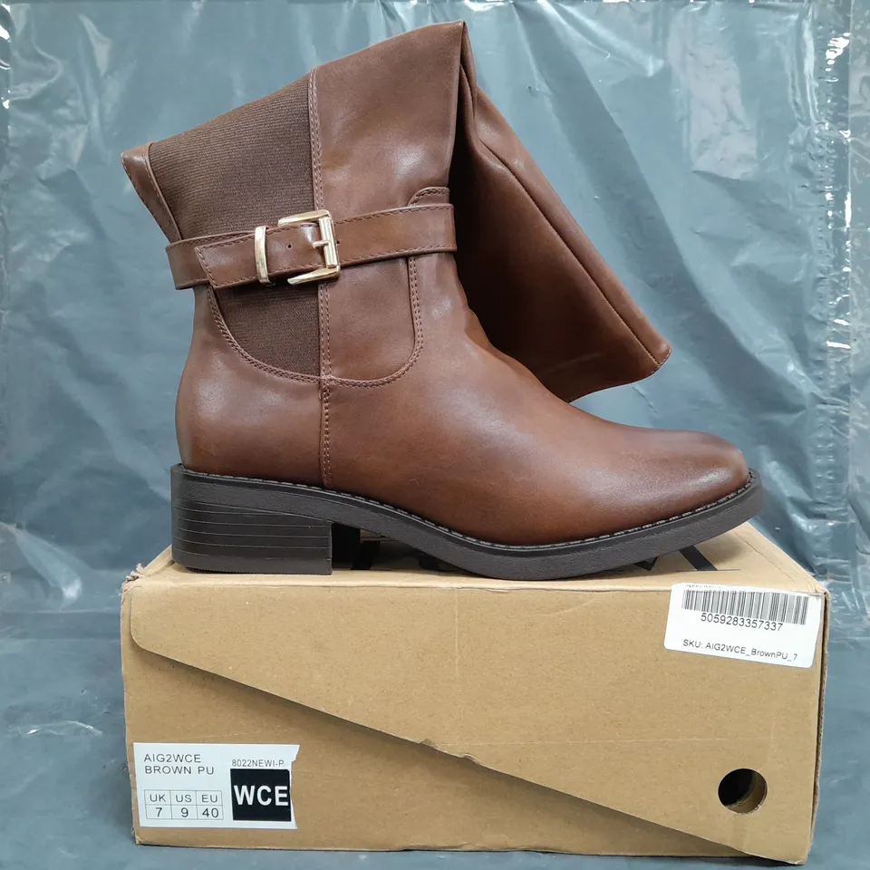 BOXED PAIR OF WHERE'S THAT FROM KNEE-HIGH BOOTS IN BROWN SIZE EU 40