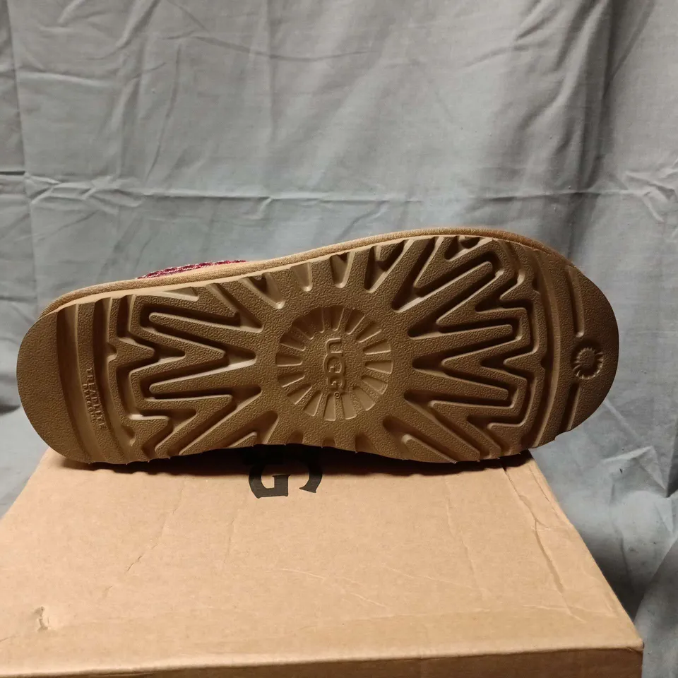 UGG WOMEN’S TAN SUEDE SLIPPERS WITH RED TRIM – BOXED - UK SIZE 6