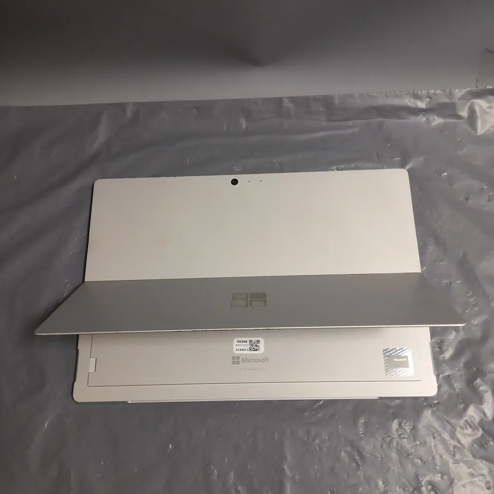 MICROSOFT SURFACE PRO 4 1724 12" IN SILVER
