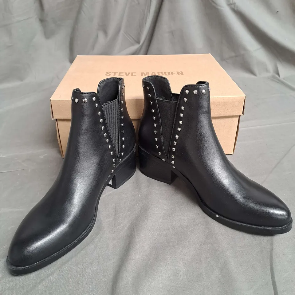 BOXED PAIR OF STEVE MADDEN STUD ANKLE BOOTS IN BLACK LEATHER SIZE EU 36