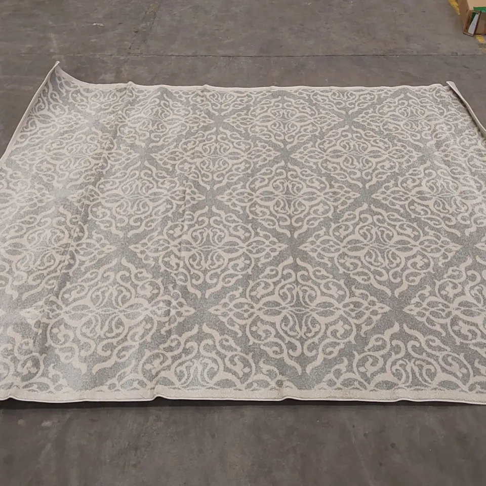 SHOALS POWER LOOM SILVER/WHITE RUG // SIZE: APPROX 243 X 293cm