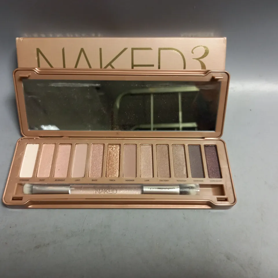 BOXED URBAN DECAY NAKED 3 EYESHADOW PALLETTE
