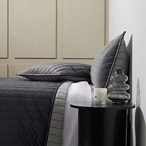 K BY KELLY HOPPEN REVERSIBLE VELVET BEDSPREAD AND 2 SHAMS