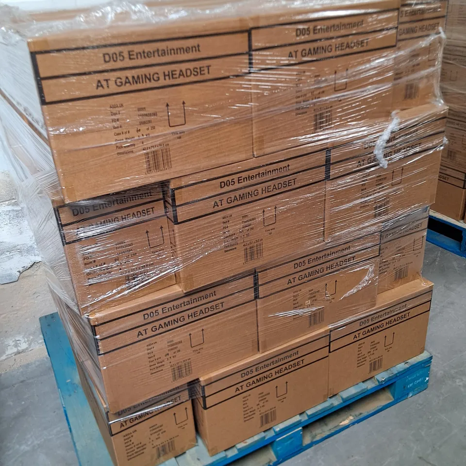 PALLET CONTAINING 40 4-PACKS OF BRAND NEW GAMING HEADSETS
