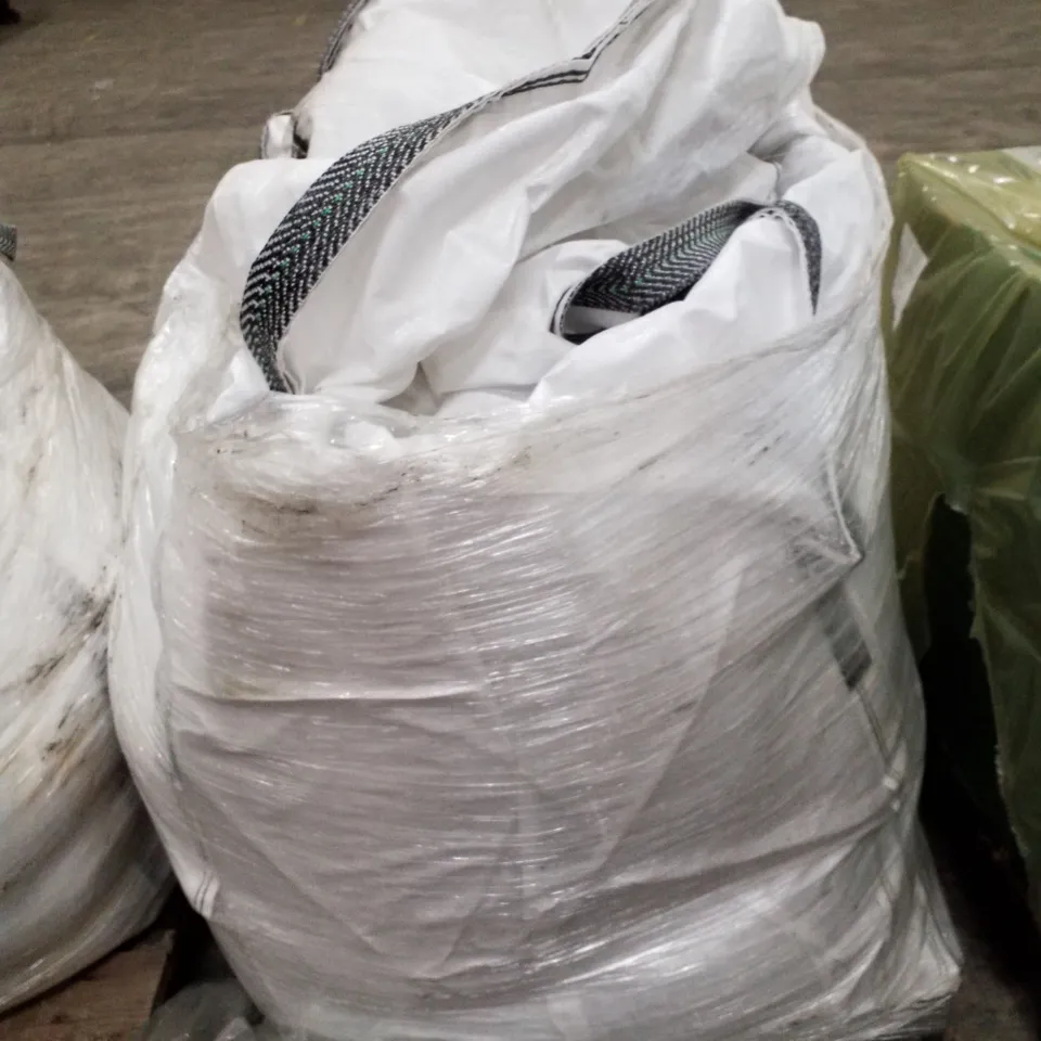 PALLET CONTAINING BAGS OF PLAY SAND 