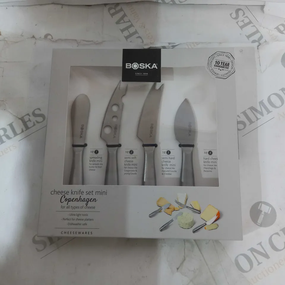BOSKA SET OF MINI CHEESE KNIVES 