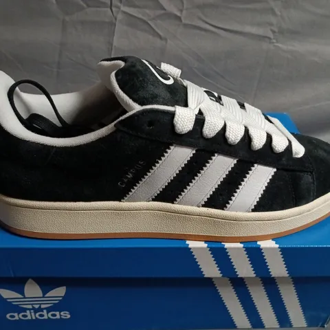 BOXED PAIR OF ADIDAS CAMPUS SNEAKERS – UK SIZE 10