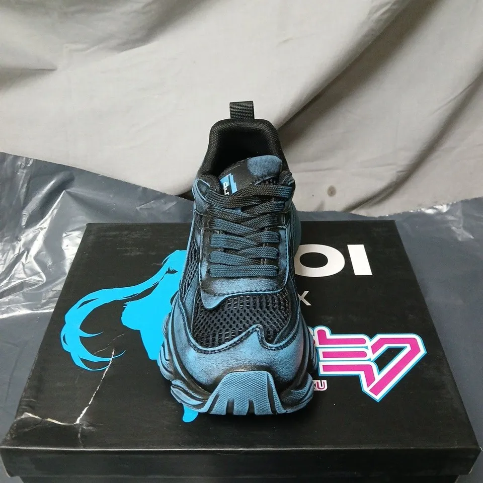 KOI HATSUNE MIKU MEGA CHUNKY TRAINER BLACK BOXED SIZE 5