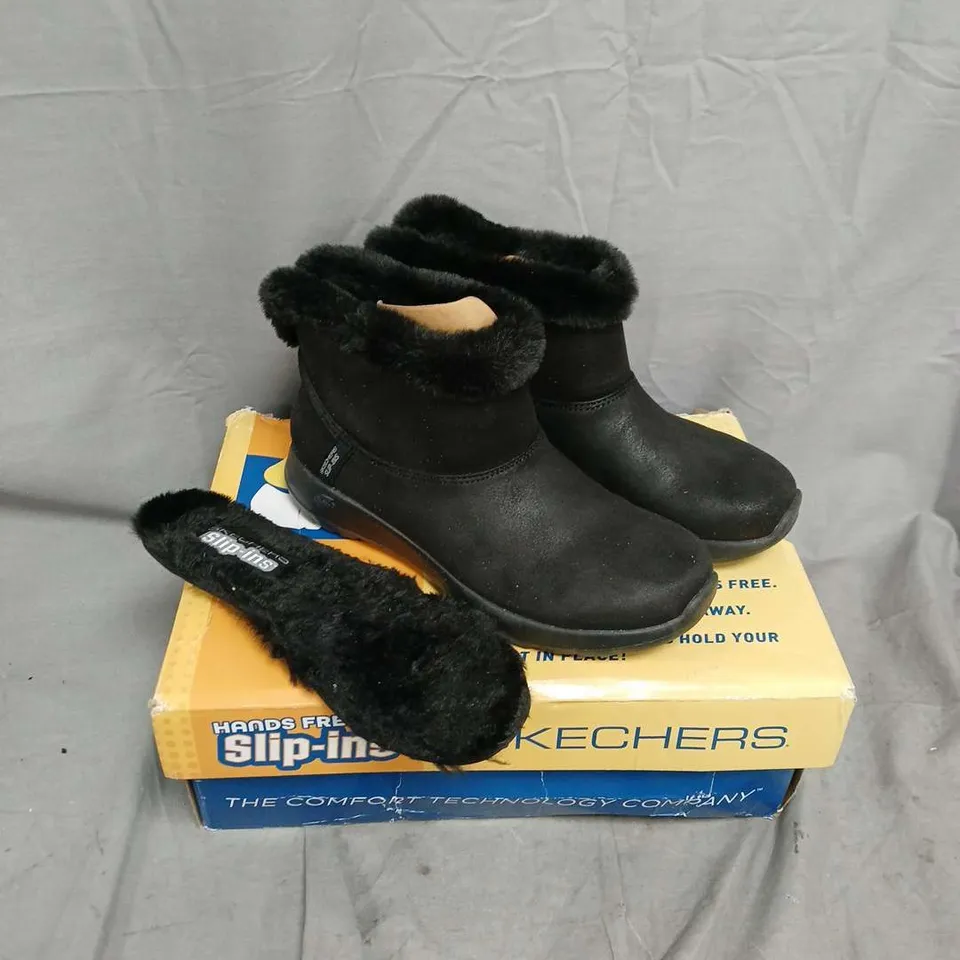 BOXED PAIR OF SKECHERS ON-THE-GO JOY SLIP-INS BOOT IN BLACK SIZE 4.5