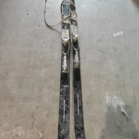 SCHAFER LEICHTSCHWUNG SKIS 