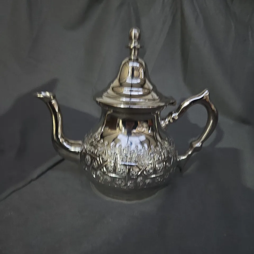 ESSENCE OF MOROCCO - TRADITIONAL MOROCCAN TEAPOT