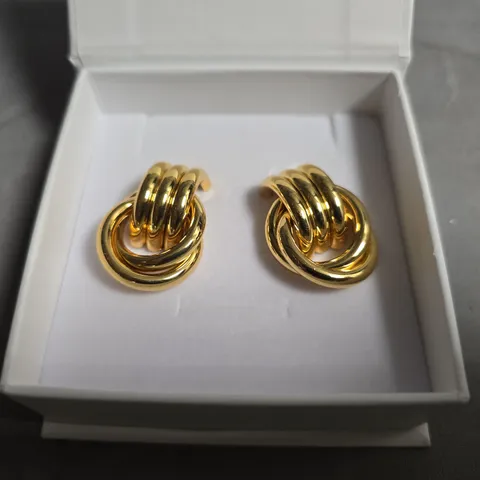 HEAVEN MAYHEM MINI KNOT GOLD EARRINGS – GOLD-TONE, PRESENTED IN WHITE BOX