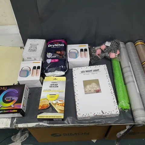 BOX OF APPROXIMATELY 12 ASSORTED ITEMS TO INCLUDE - SMART LIGHT SOUND MACHINE, CRIMPIT WRAP SEALER, AND KAROAKE MACHINE ETC. 